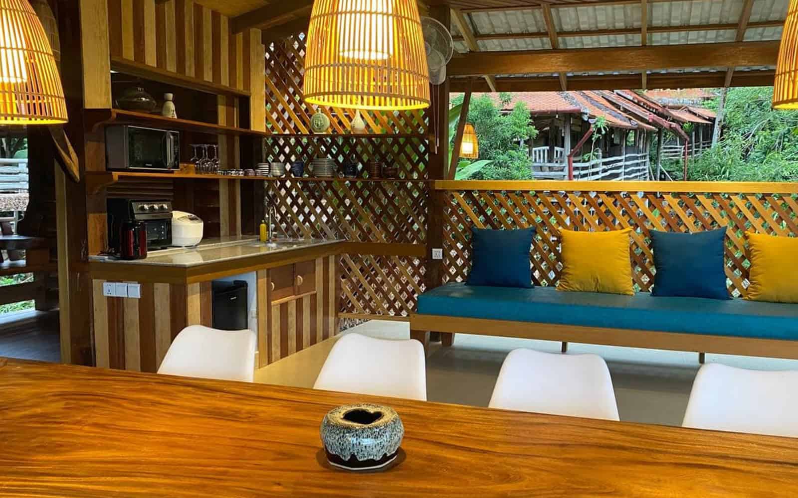 Private Pool Villa with Pool Table 4