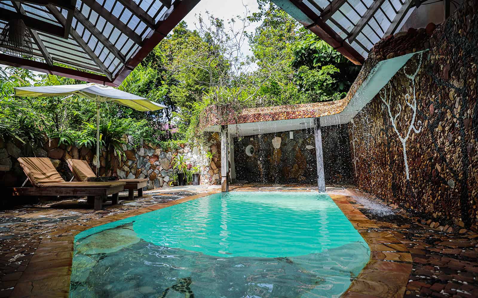 Private Pool Villa with Pool Table 6