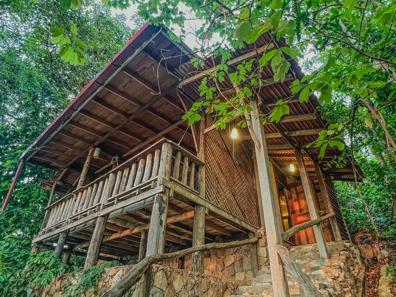 Hillside Suite Bungalow 1