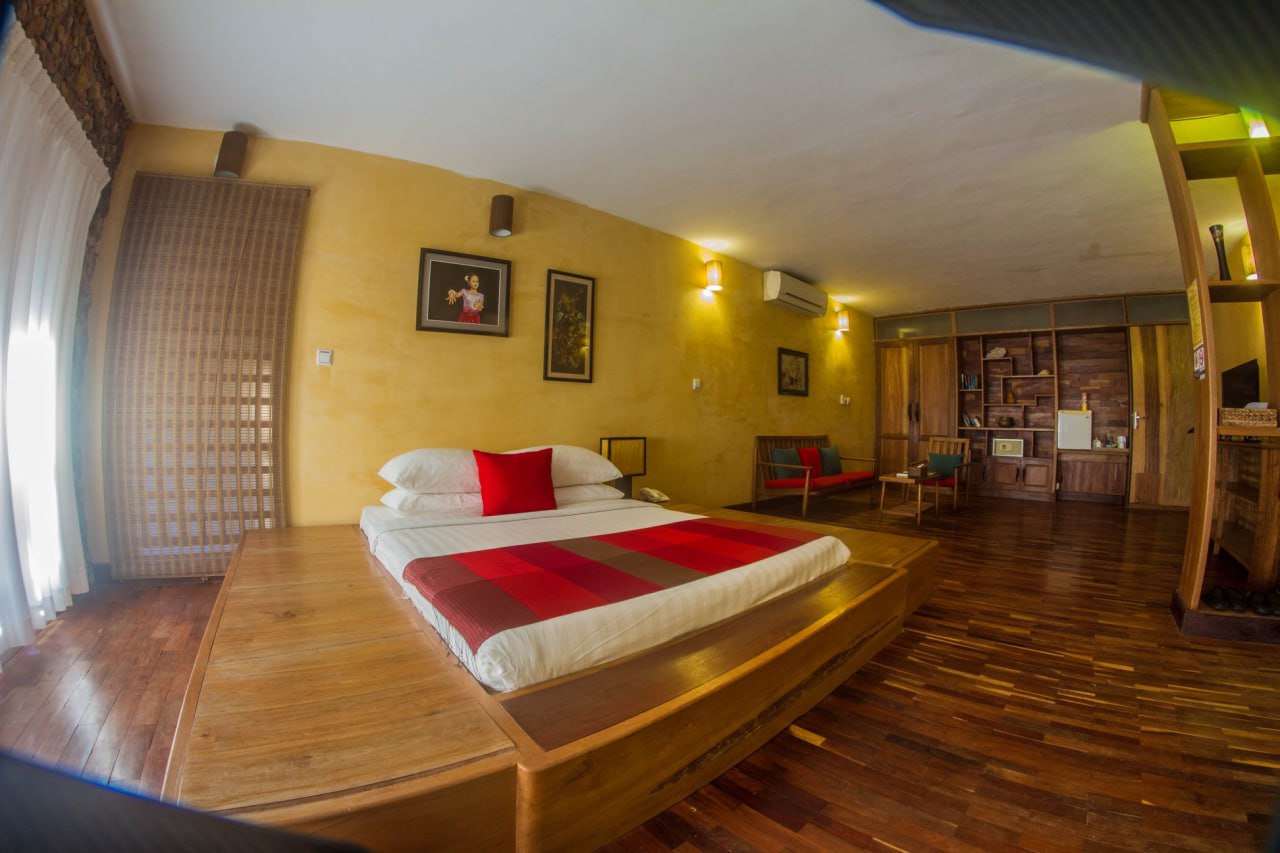 Rosewood Room 3