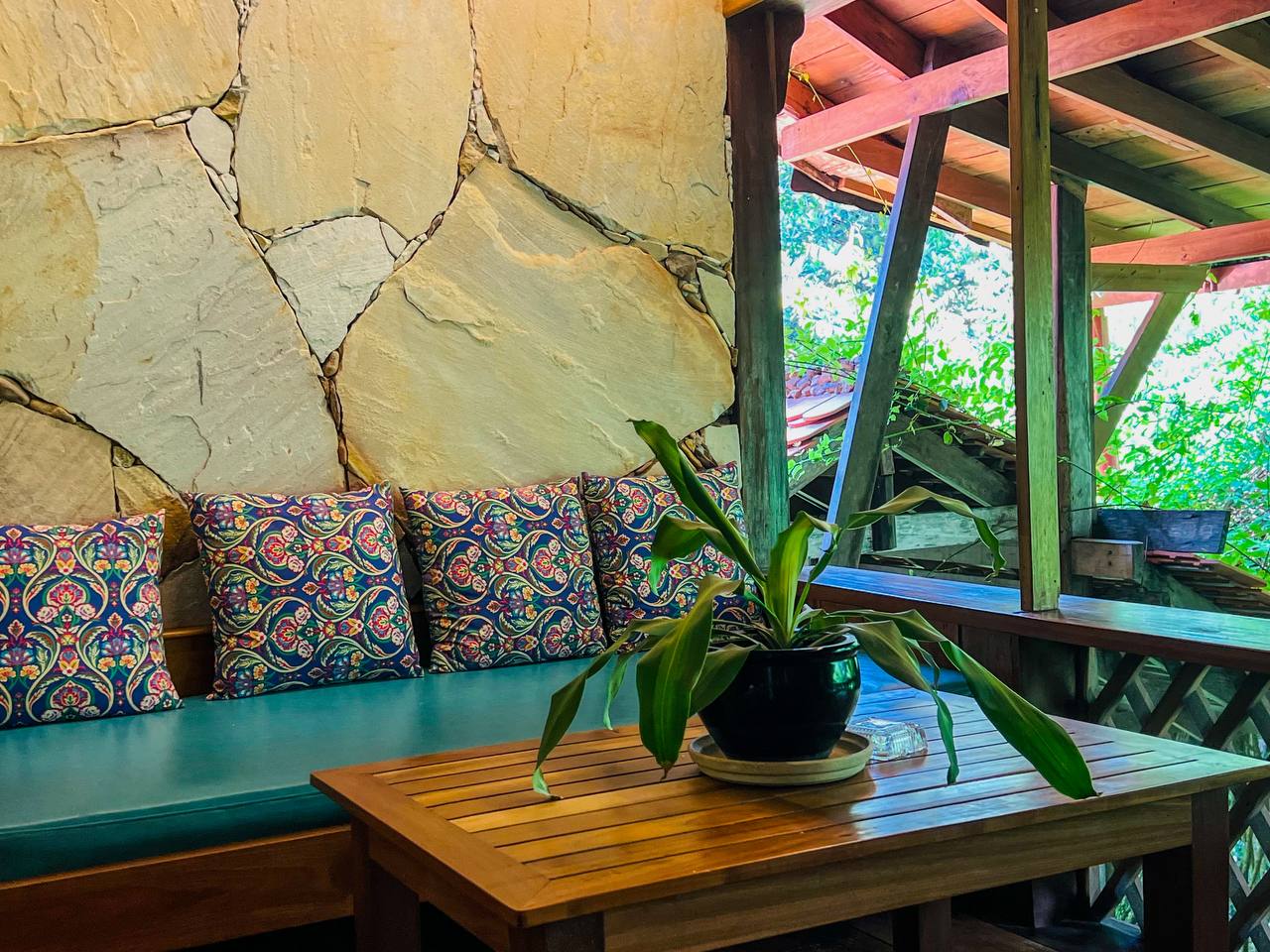 Suite Wooden Bungalow 3