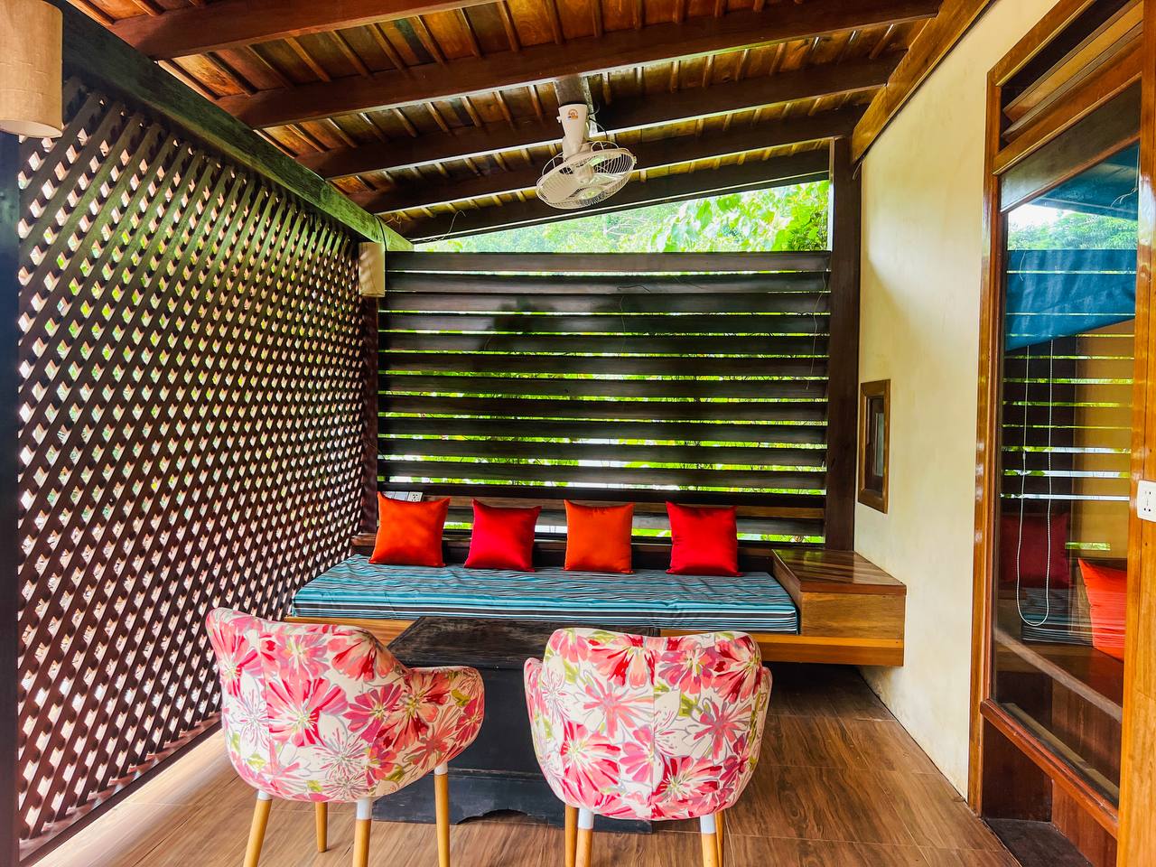 Jacuzzi Villa Bed & Breakfast 20