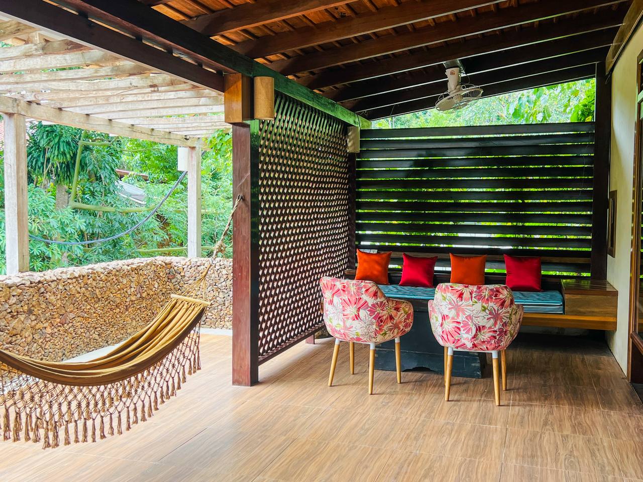 Jacuzzi Villa Bed & Breakfast 22